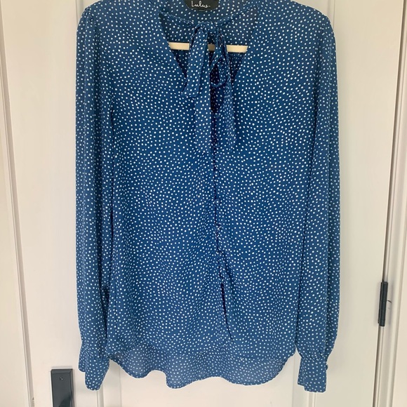 Lulu’s Tie Neck Blouse - Picture 2 of 4